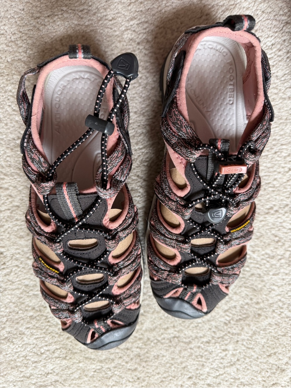 KEEN Women's Whisper Sandal, Size 6.5 Brand NEW in box, Raven/Rose Dawn